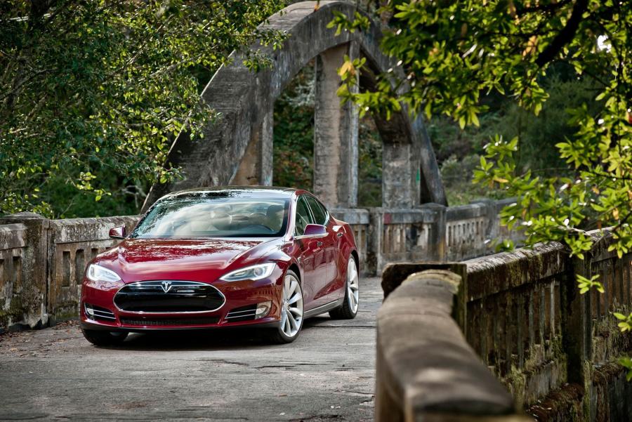 Tesla Model S 2012 года  (фото 78 из 88)